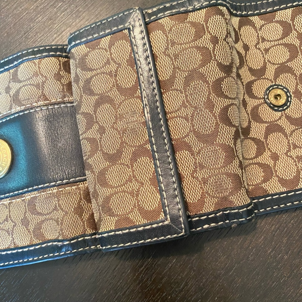 Vintage Leather C Logo Coach Snap Wallet - Picture 6 of 15